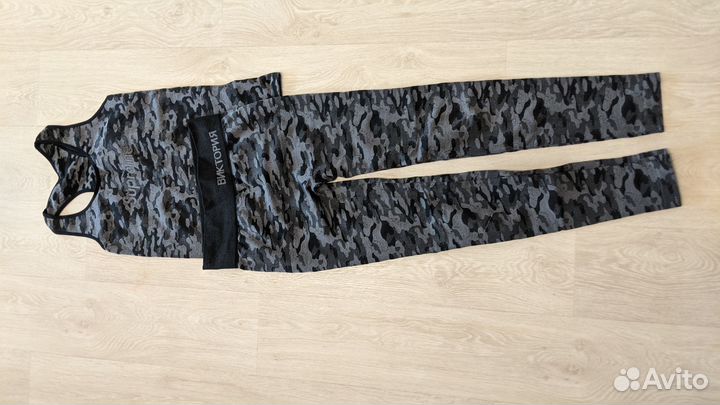 Костюм спортивный, лосины и майка