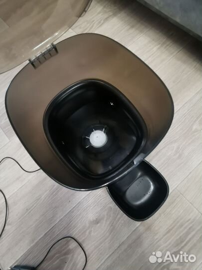 Автоматическая кормушка для кошек и собак