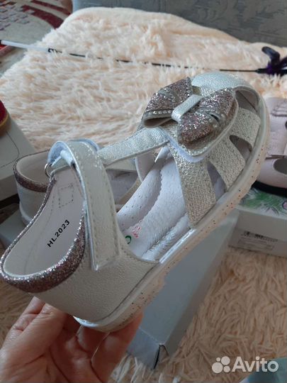 Босоножки для девочки новые