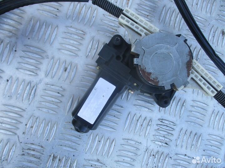 Стеклоподъемник правый передний Dodge Caravan 3