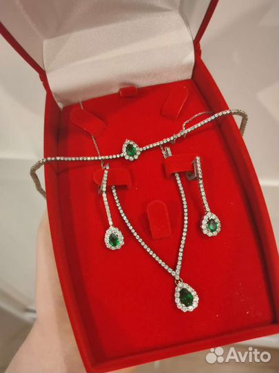 Серьги, колье и браслет