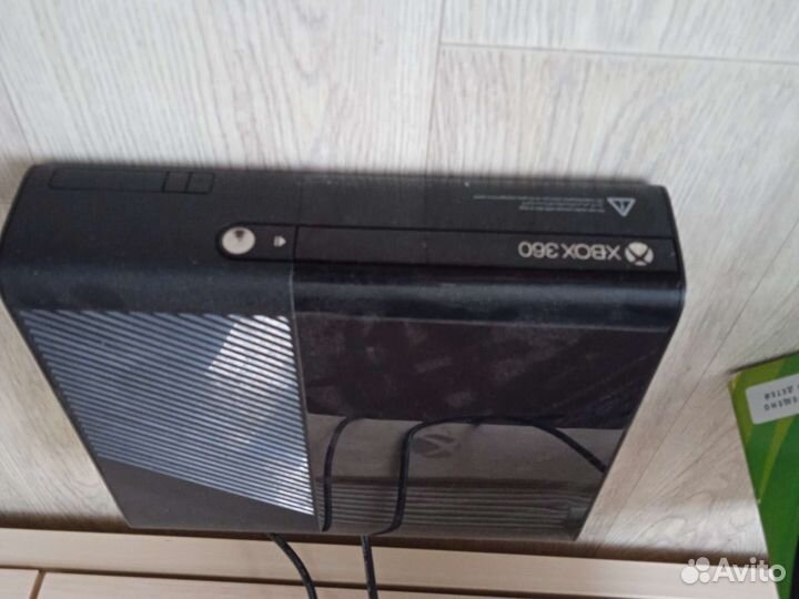 Xbox 360 E с играми обмен на ноутбук