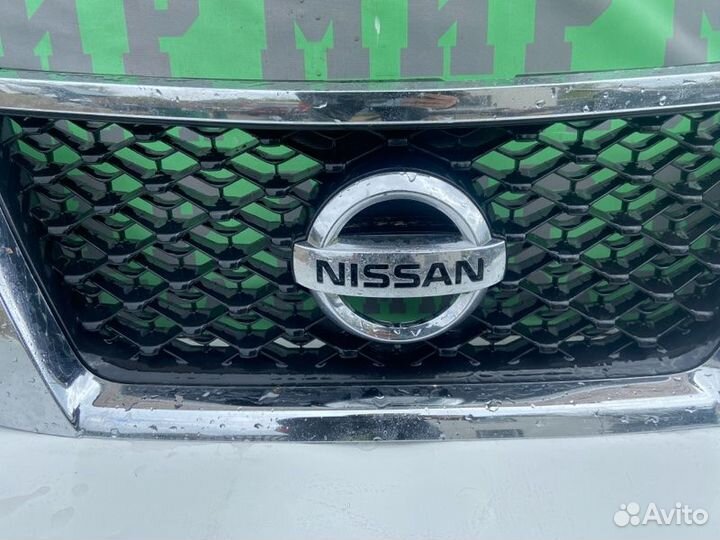 Решетка радиатора с камерой передняя Nissan