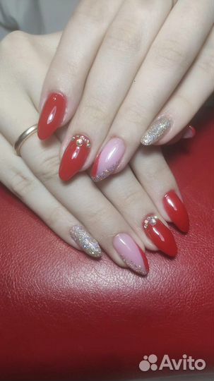 Мастер по маникюру и наращиванию ногтей