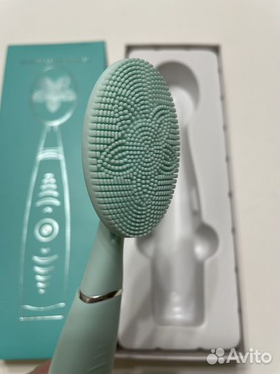 Щеточка для умывания новая