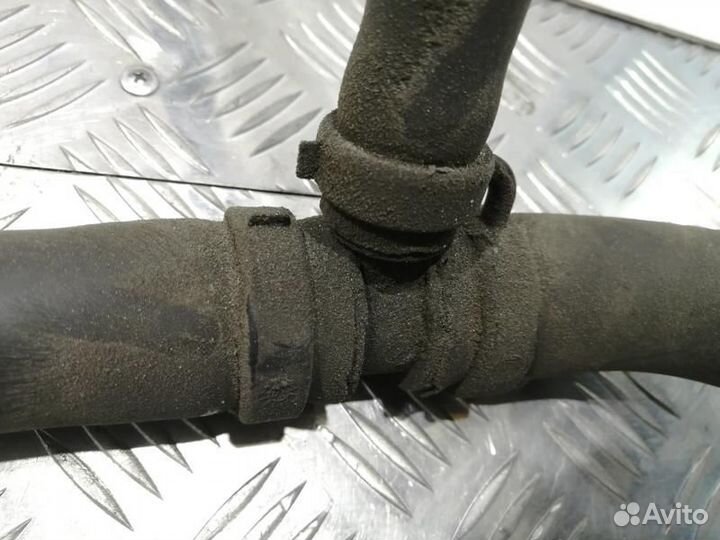 Патрубок радиатора нижний Ниссан Альмера G15