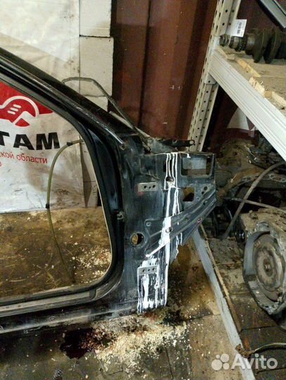 Центральная стойка кузова передняя правая Lexus