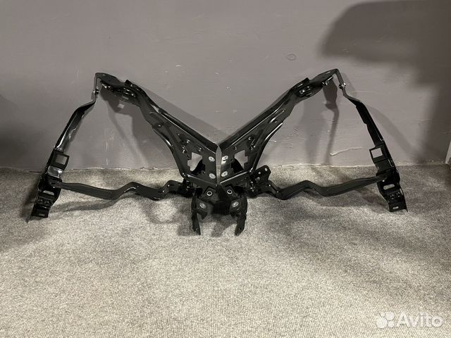 Кронштейны крепления фар Mercedes W204