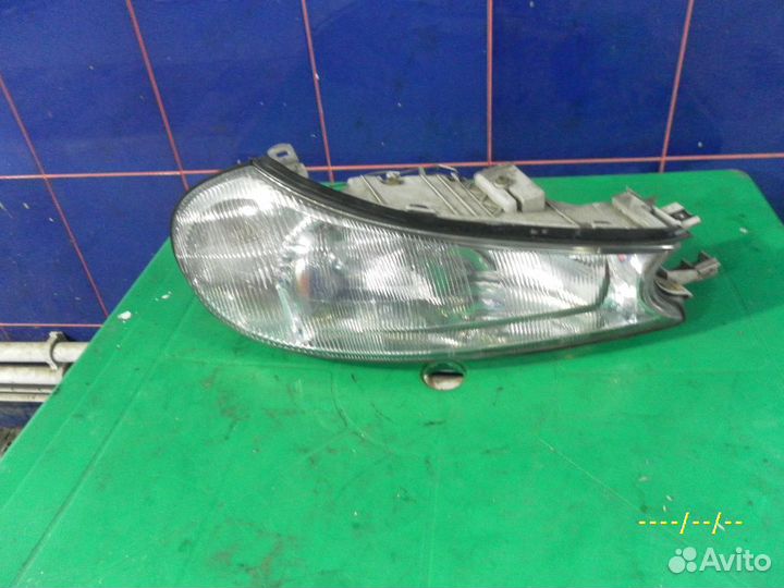 Фара правая Ford Mondeo 2 Форд Мондео 2