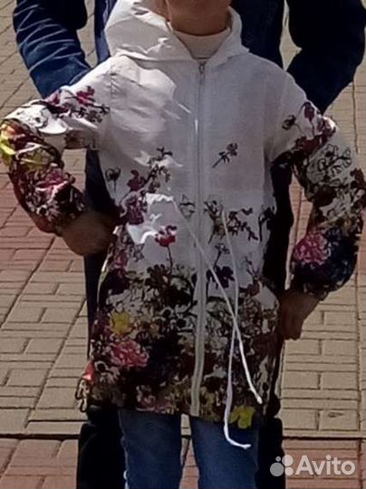 Лёгкий плащ для девочки