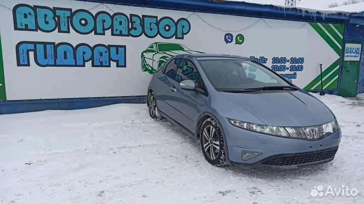 Накладка декоративная Honda Civic 5D 83111SMG02ZA Отличное состояние