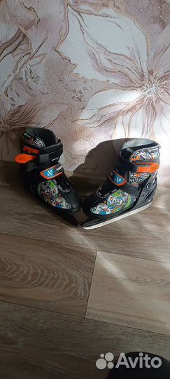 Коньки хоккейные