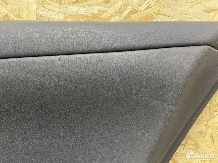 Обшивка двери задняя правая (кожа) Toyota Camry 55