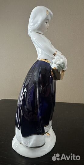 Фарфоровые статуэтки