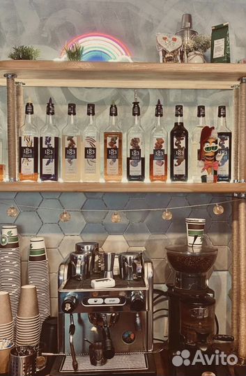 Официант-бармен