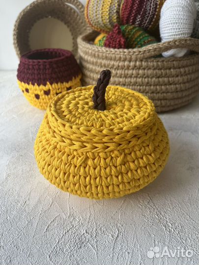 Тыквы, корзинки вязаные