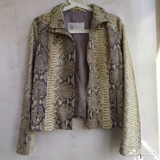 Куртка 44-46 демисезонная женская из питона
