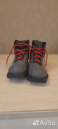 Лыжные ботинки