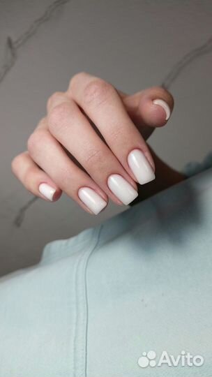 Модель на маникюр