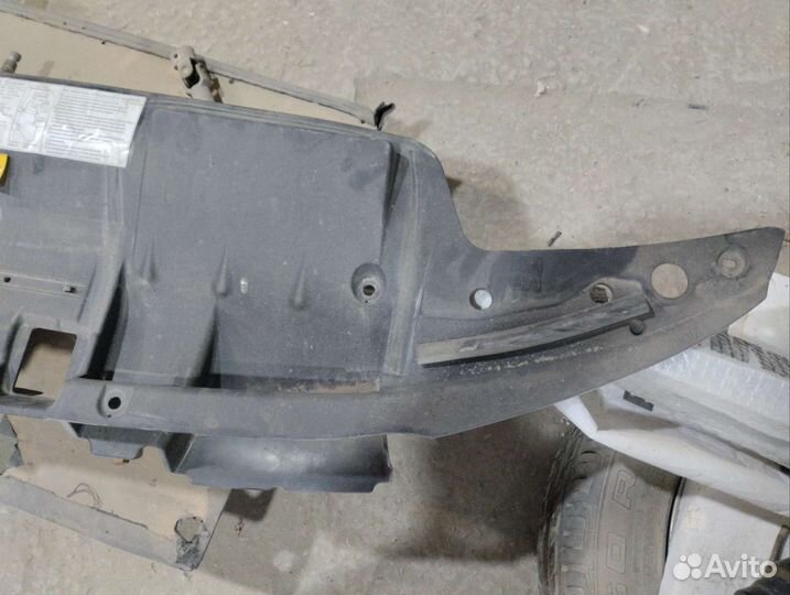 Кожух двигателя Toyota Land Cruiser 200 дизель