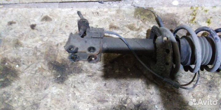 Амортизатор стойка передний правый Opel Astra H