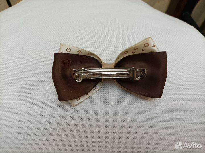 Заколка для волос LV