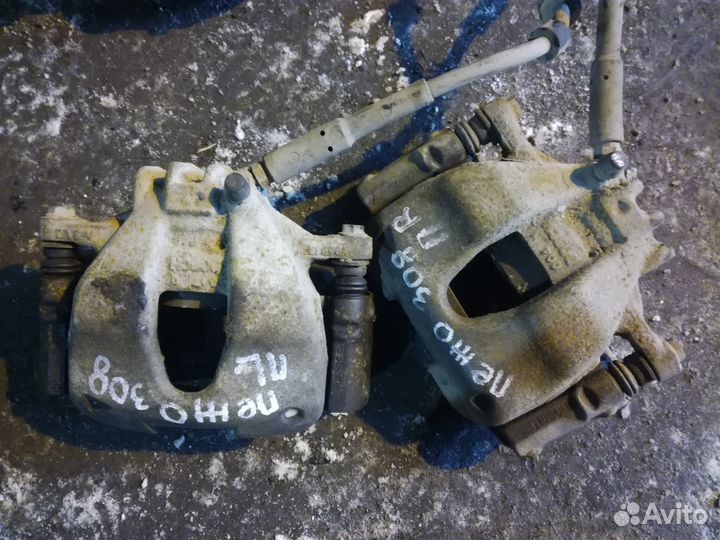 Суппорт тормозной передний Пежо 308 Peugeot 308