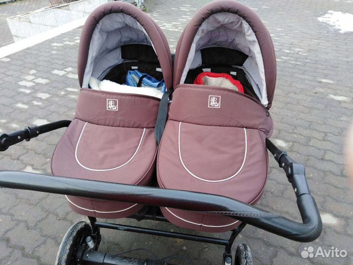 Коляска для двойни