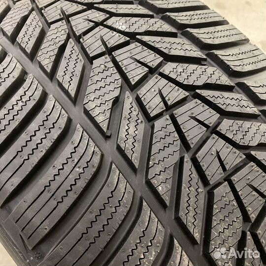 Hankook Winter I'Cept Evo 3 X W330A 225/65 R17 106H