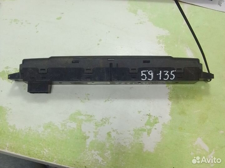 Кнопка аварийной сигнализации Land Rover Discovery