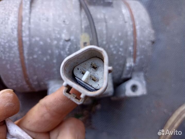 Компрессор кондиционера 4472203889 Toyota Alphard