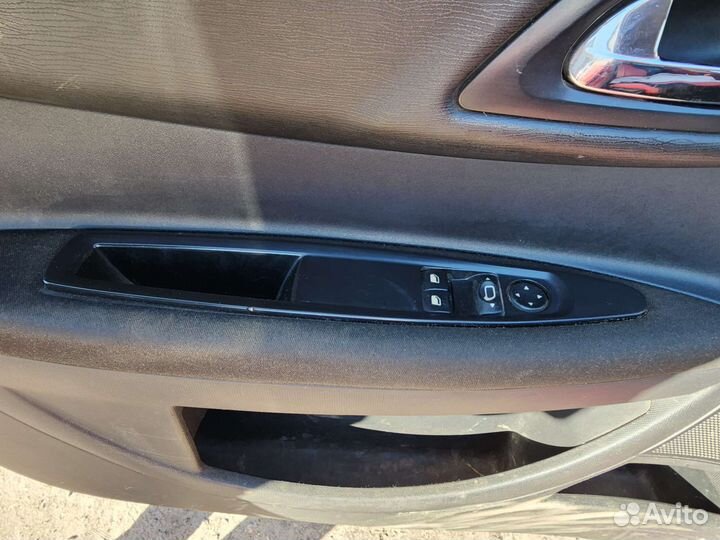 Кнопки стеклоподъемников Citroen C4 1