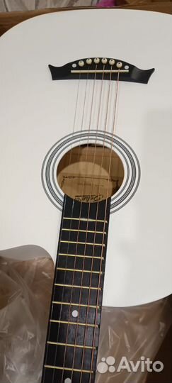 Акустическая гитара