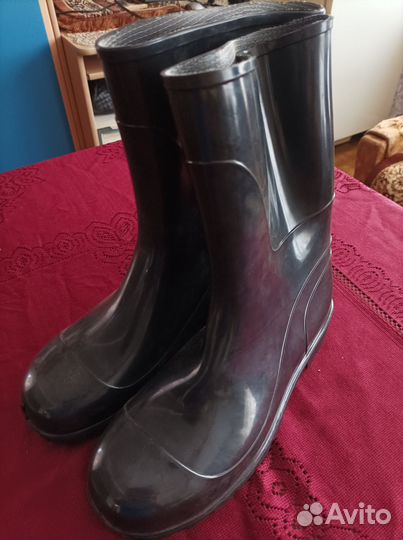 Резиновые сапоги