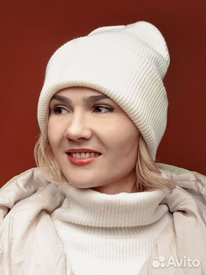 Шапка бини женская белая