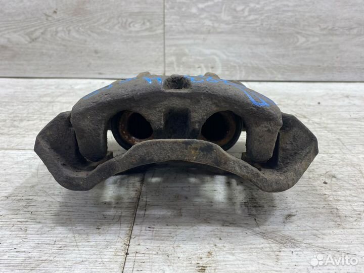 Суппорт передний правый