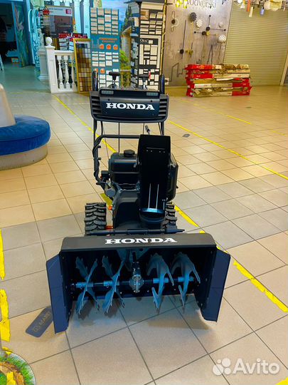 Снегоуборщик Honda HS110 GX390/15HP