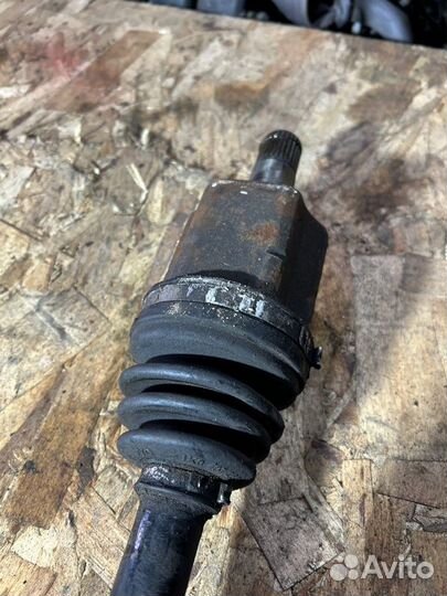 Привод передний левый Audi A3 8P 1.6 BSE 2004-2008