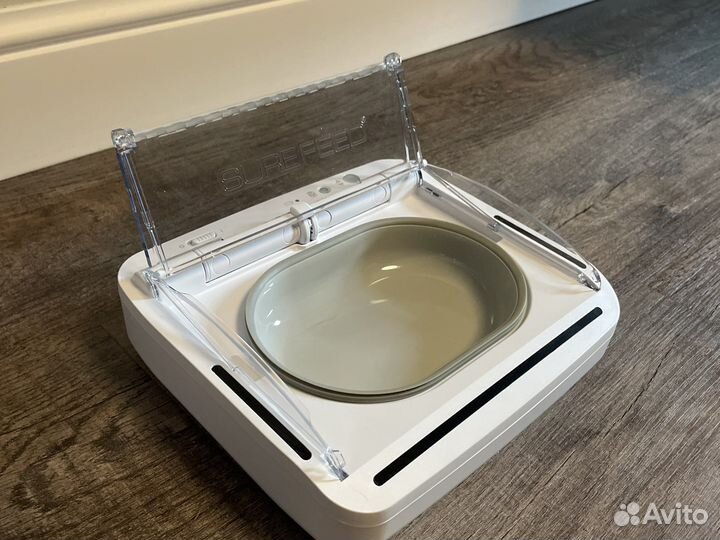 Кормушка для кошек и собак