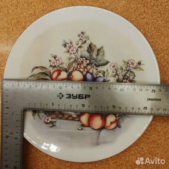 Настенная сувенирная тарелка