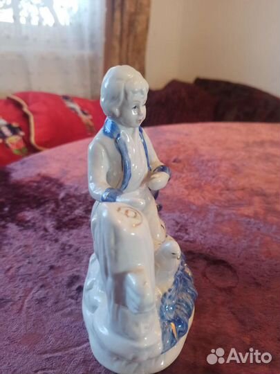 Фарфоровые статуэтки