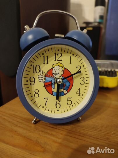 Настольные часы будильник по мотивам Fallout