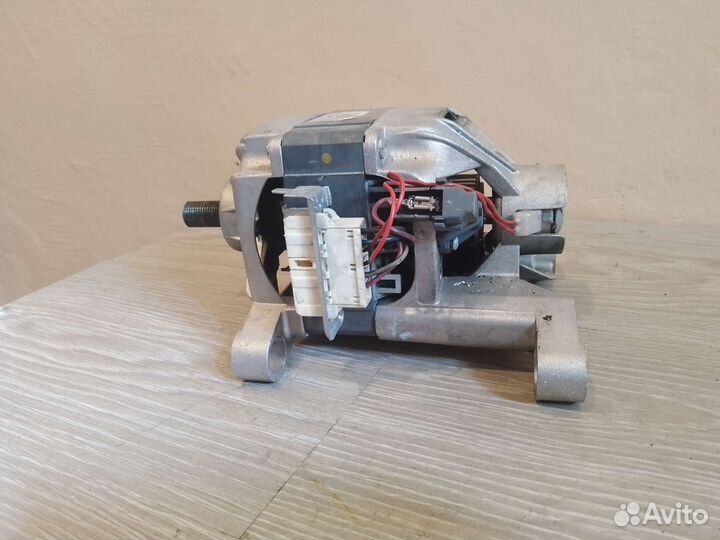 Двигатель стиральной машины