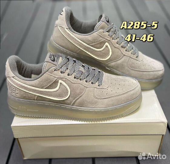 Кроссовки оптом