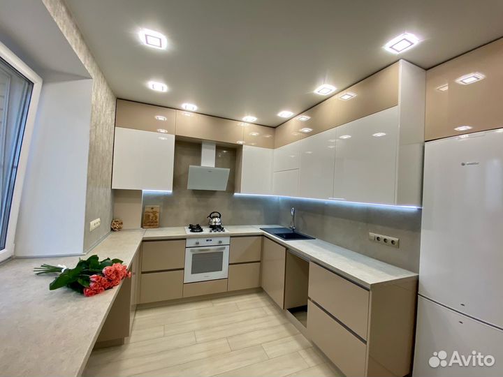 Угловая кухня на заказ. Производство