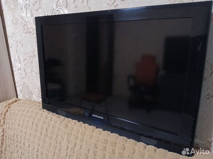Телевизор ЖК бу 32 д