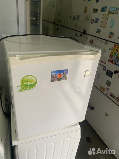 Холодильник Маленький 50/50 с морозилкой