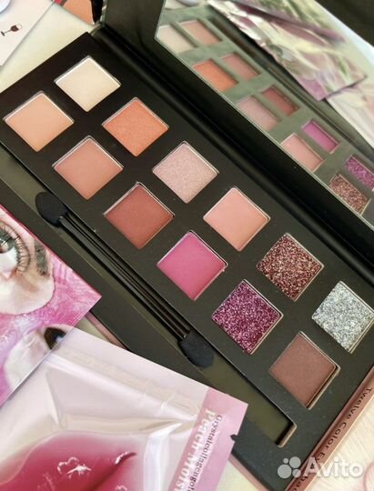 Набор косметики для девушки