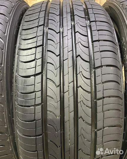 Nexen Classe Premiere 672 215/50 R17 91V