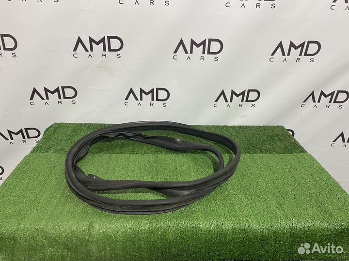 Уплотнитель крышки багажника Mercedes-Benz S-Class